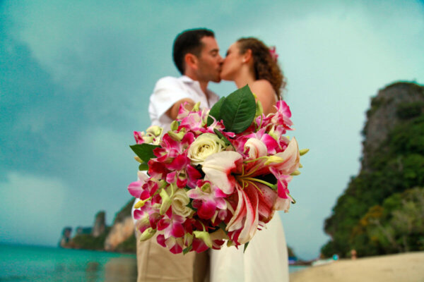 Pakbia Island Beach Marriage : Amy + Mariano
